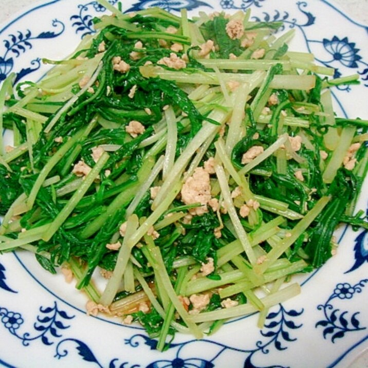 水菜と鶏挽き肉の塩炒め